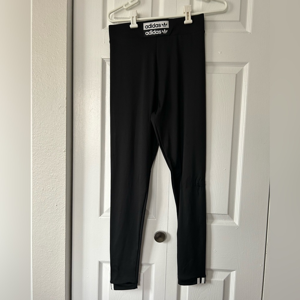 NWOT Adidas black leggings M